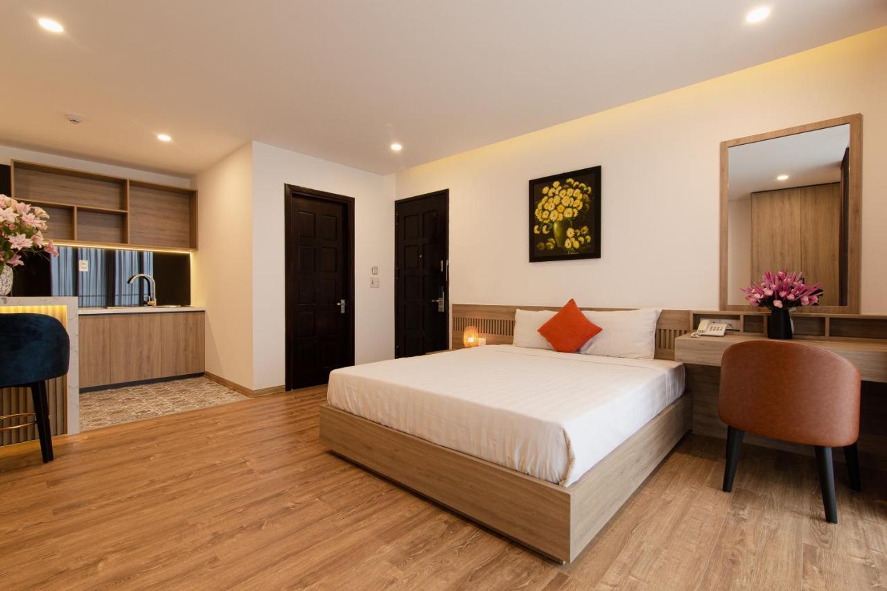 Emily Hotel & Apartment Дананг Экстерьер фото