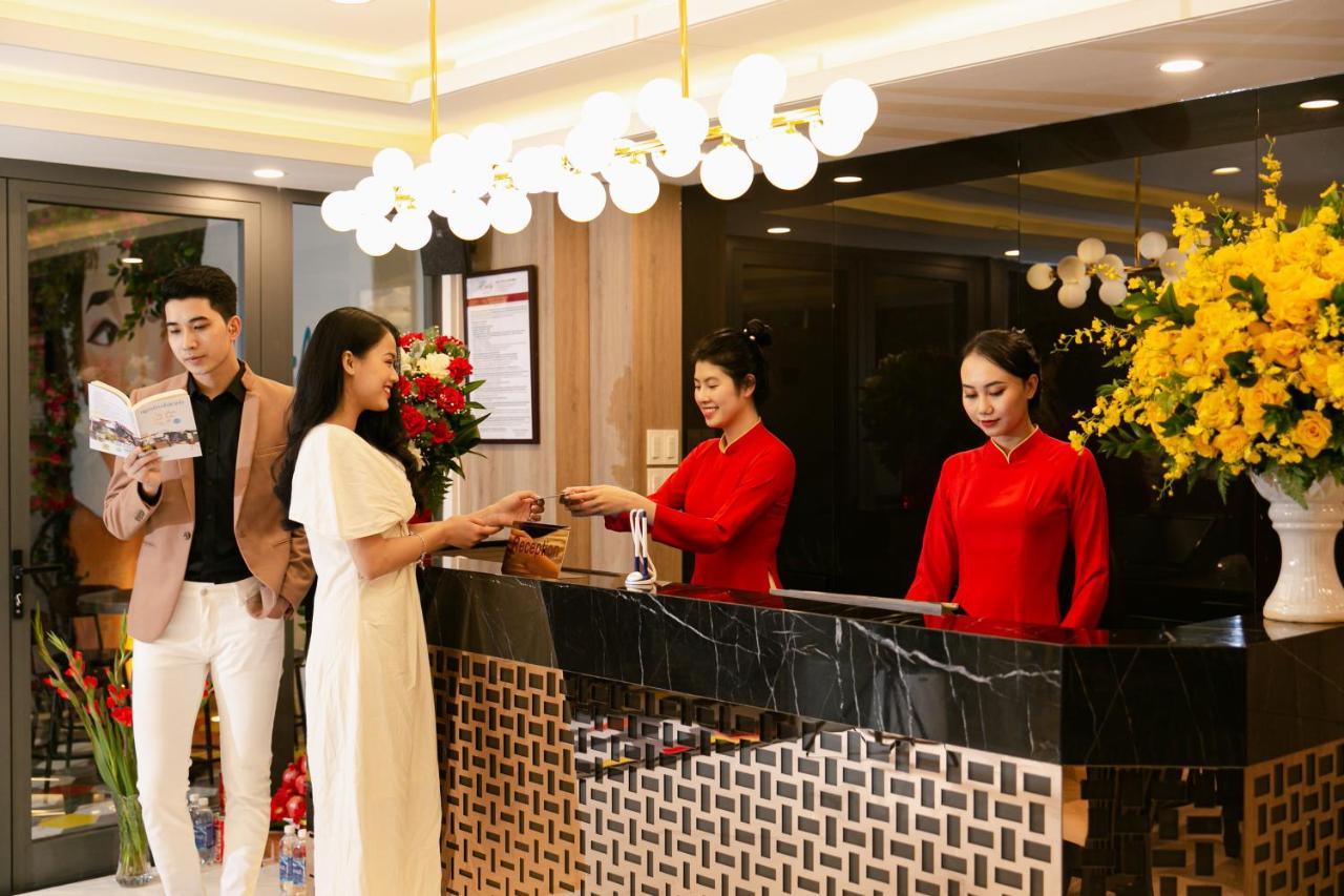 Emily Hotel & Apartment Дананг Экстерьер фото