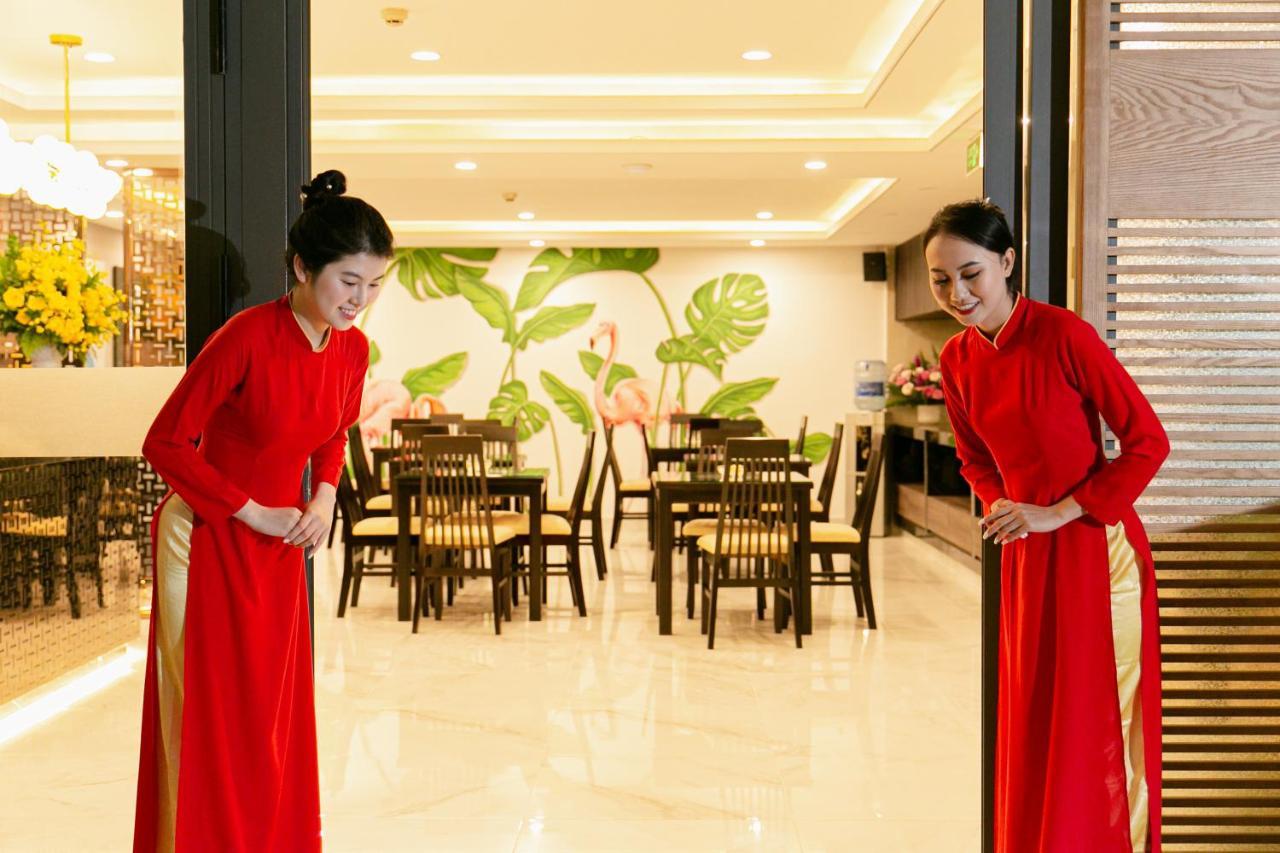 Emily Hotel & Apartment Дананг Экстерьер фото
