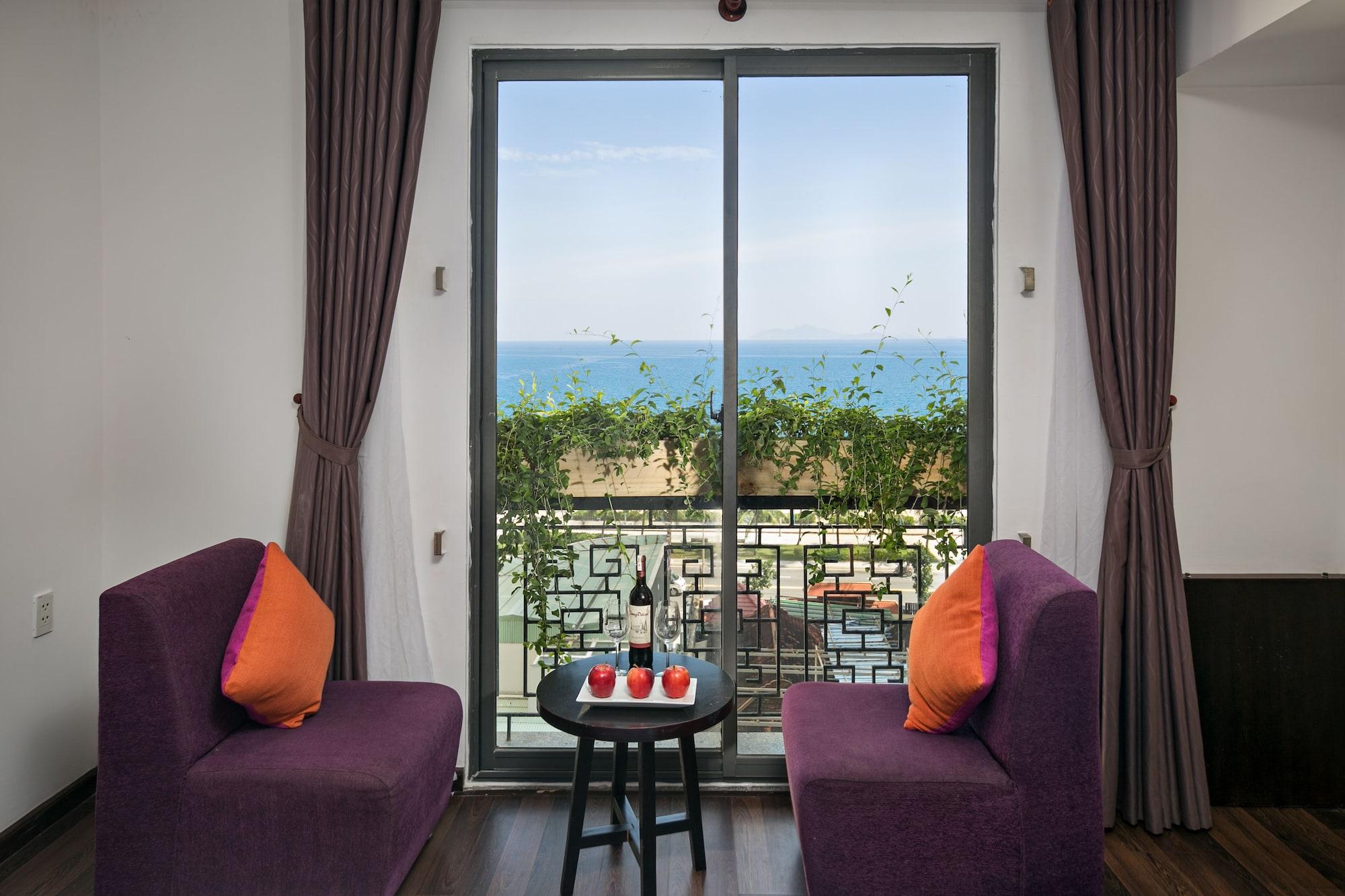 Emily Hotel & Apartment Дананг Экстерьер фото