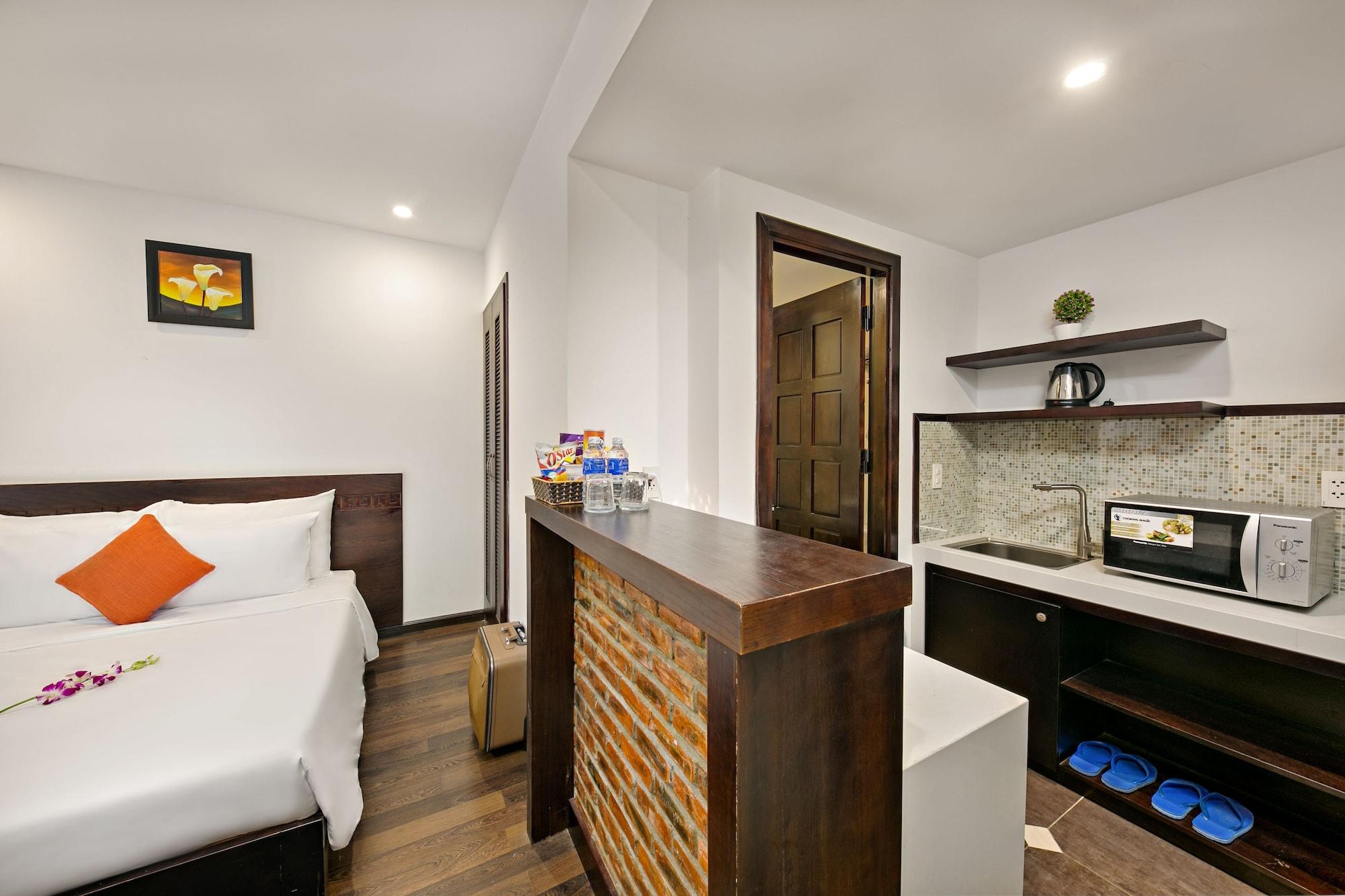 Emily Hotel & Apartment Дананг Экстерьер фото