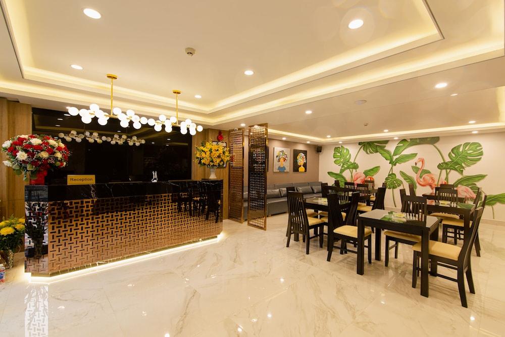 Emily Hotel & Apartment Дананг Экстерьер фото