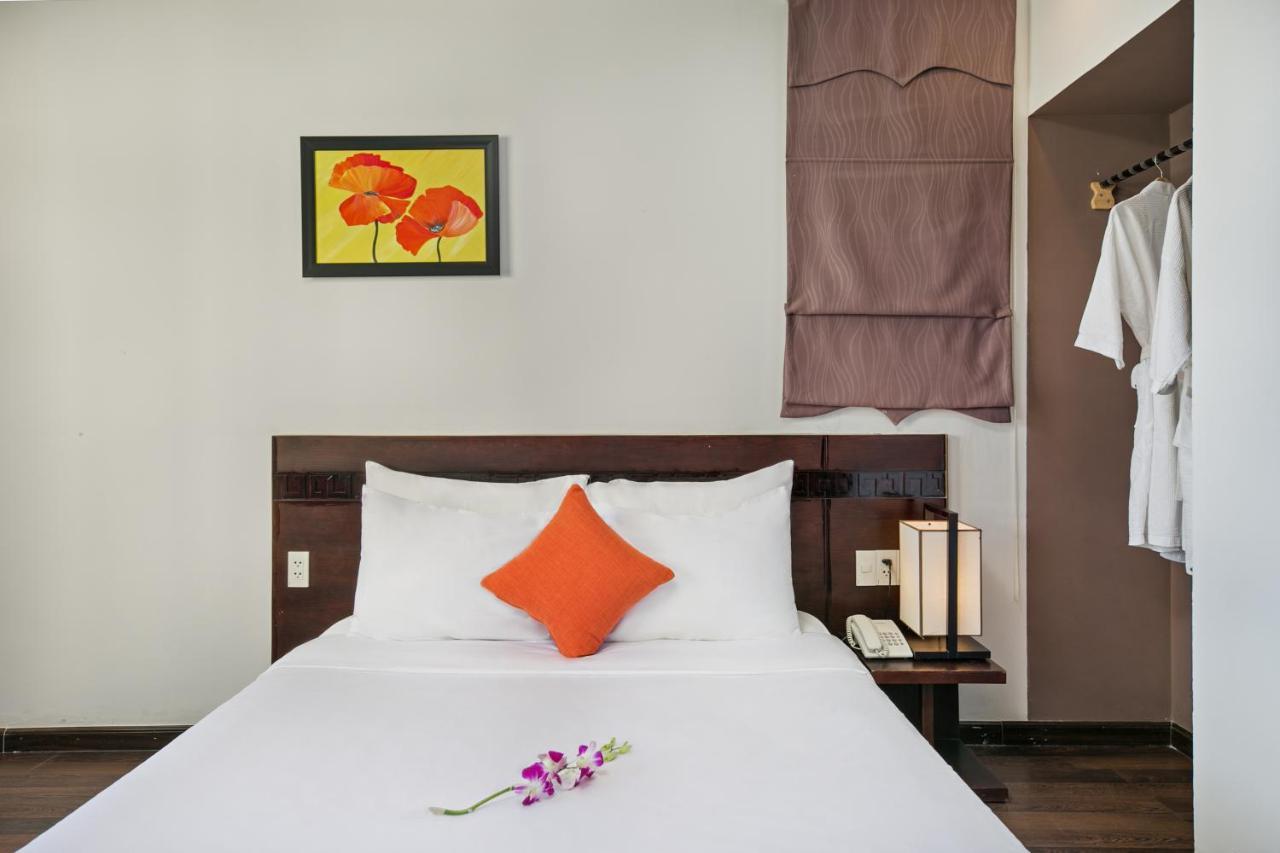 Emily Hotel & Apartment Дананг Экстерьер фото