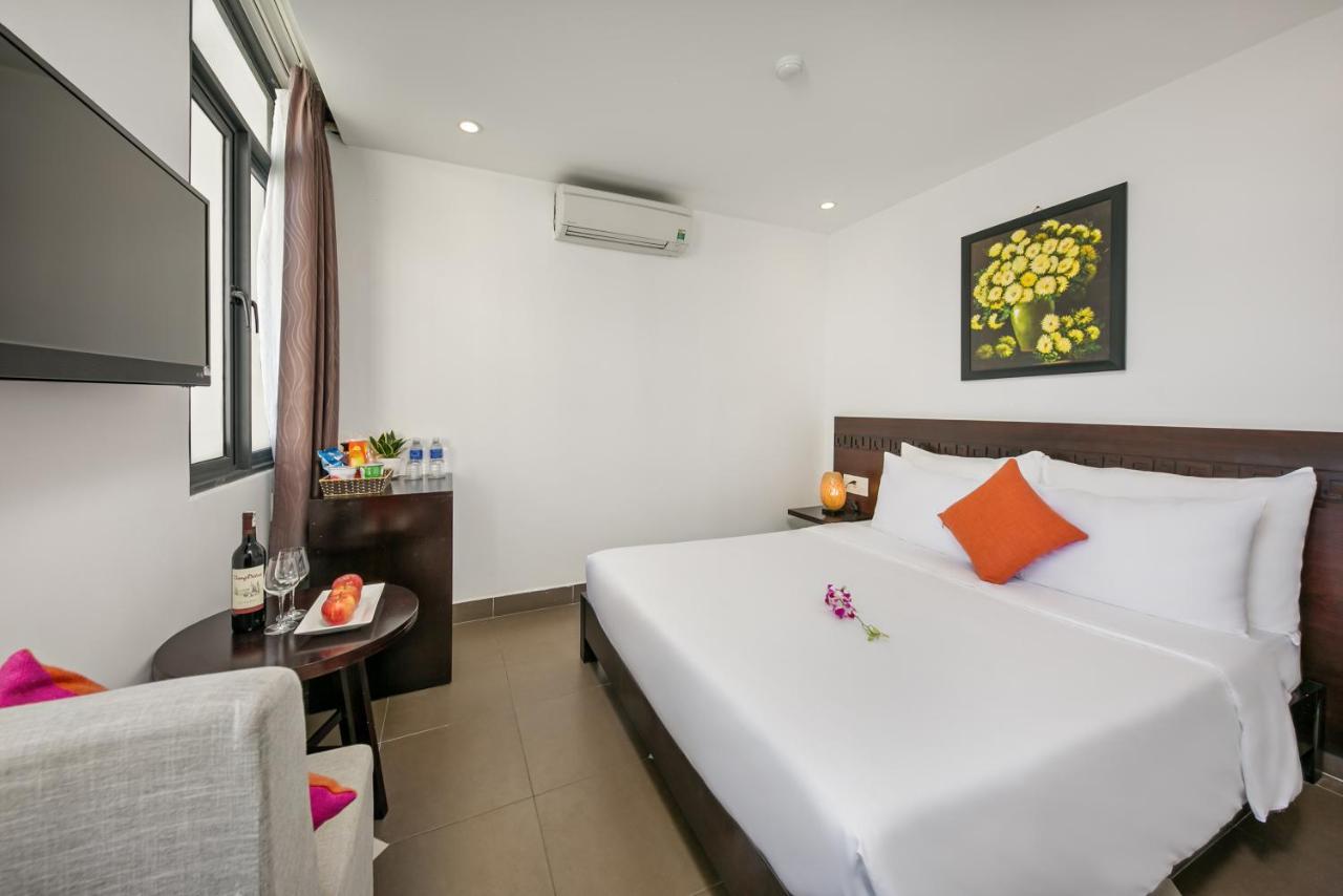 Emily Hotel & Apartment Дананг Экстерьер фото