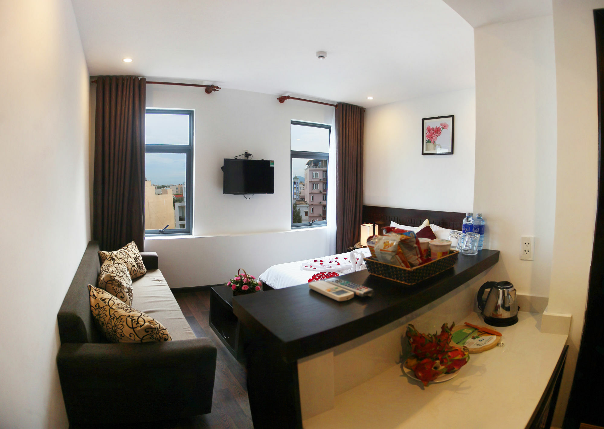 Emily Hotel & Apartment Дананг Экстерьер фото