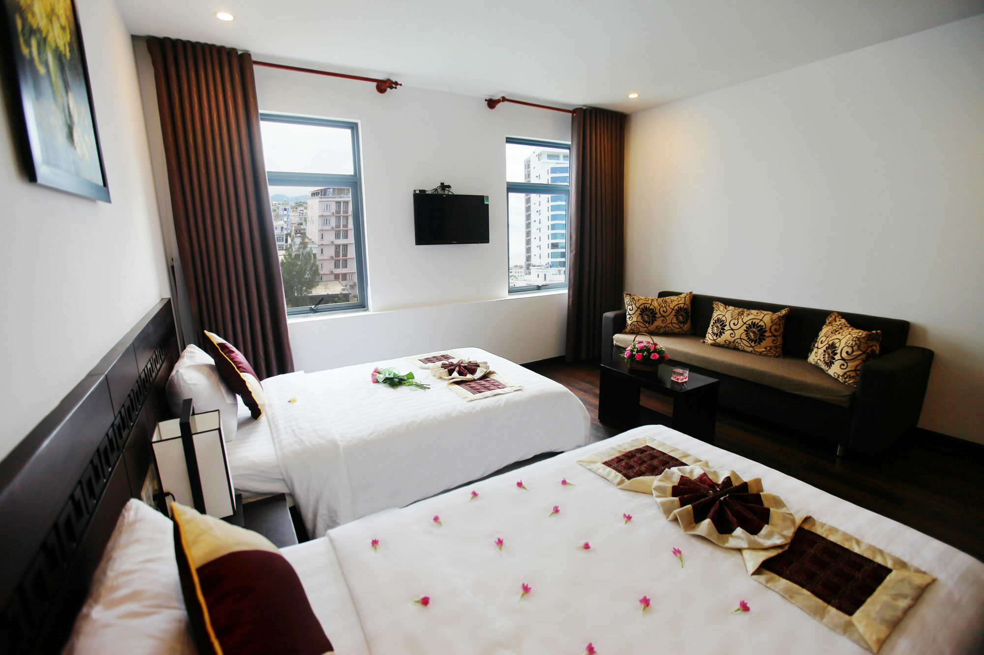 Emily Hotel & Apartment Дананг Экстерьер фото